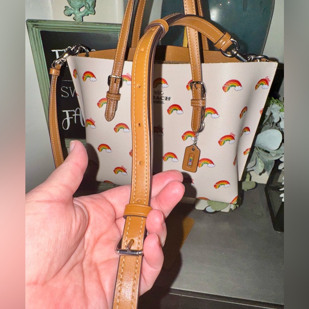 Coach Mollie Tote Rainbow Heart Print 2023 #CK373 - NWOT $378 - Picture 9 of 16